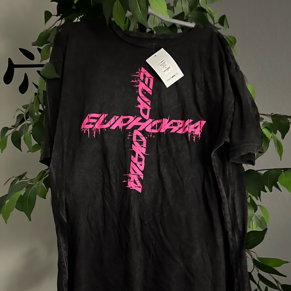 Euphoria graphic tee by NOVAMEN